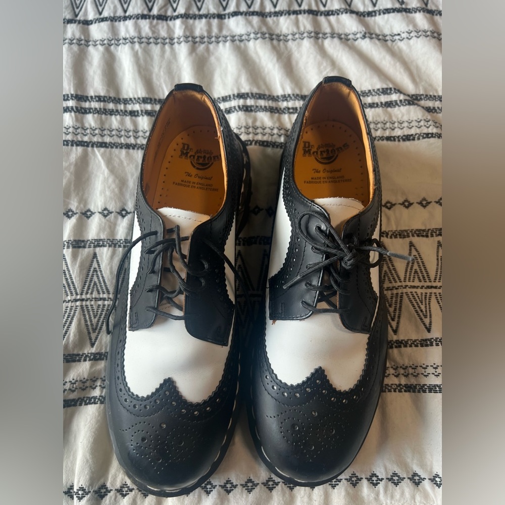 Men’s 10.5 Dr Marten shoes. NWOT